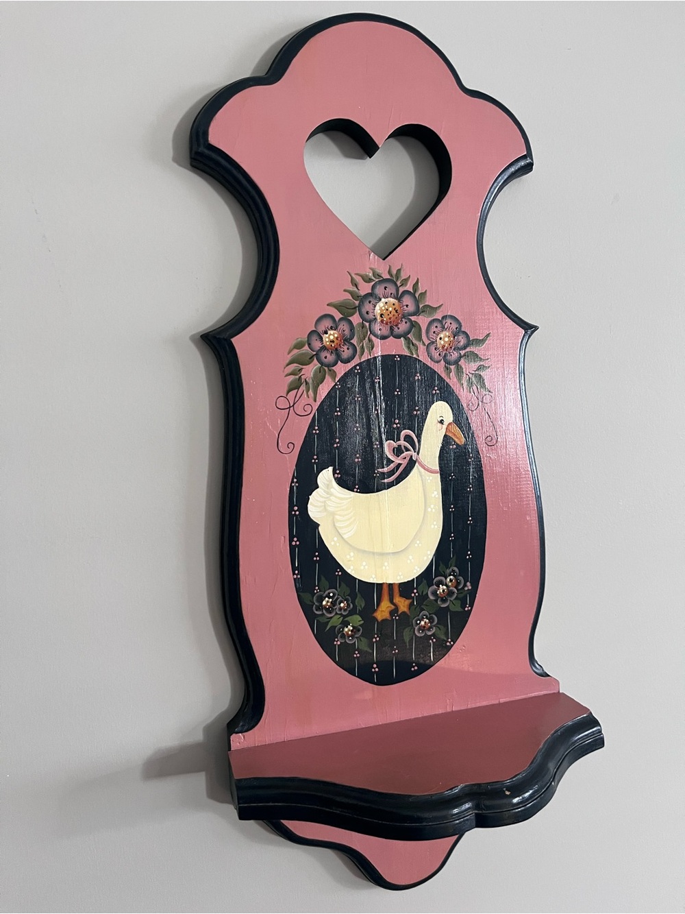 Vintage Handmade 80s Wooden Heart Wall Shelf - Hand Painted Goose Folk Art - Picture 2 of 6